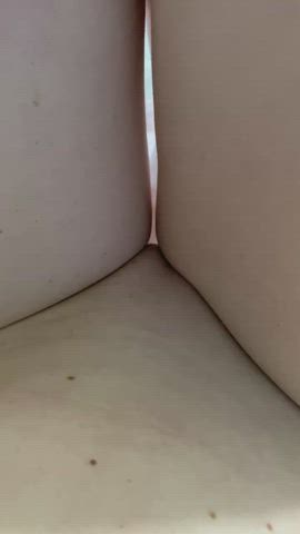 Slow and sensational squirt : video clip