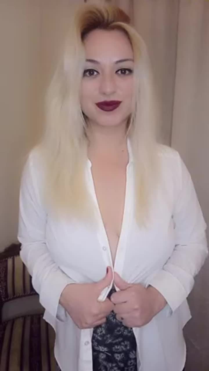 My little cherries love to be sprinkled with cream : video clip