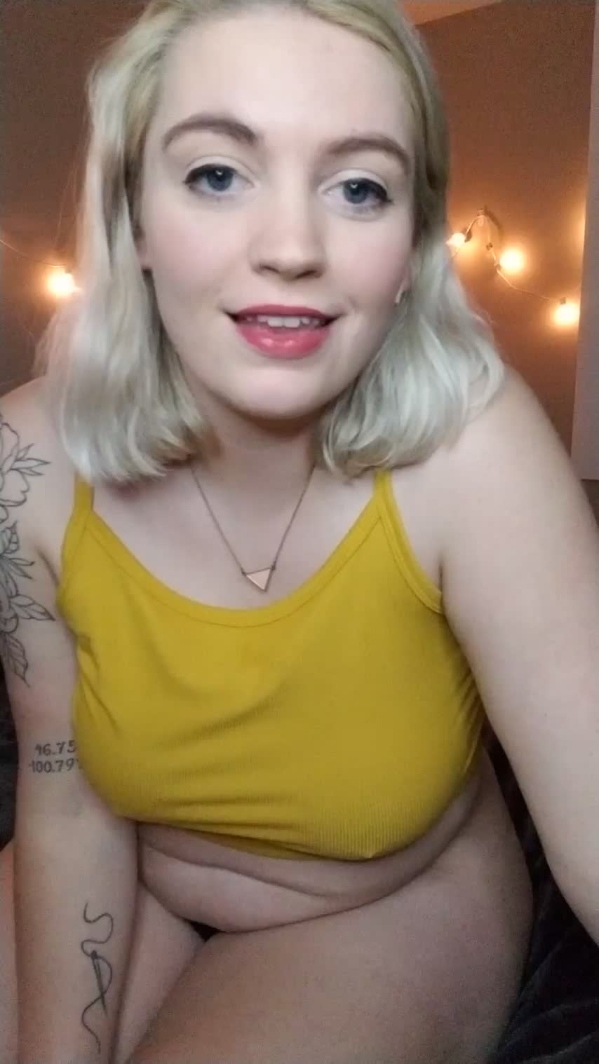 I hope you like goofy girls with big boobies : video clip