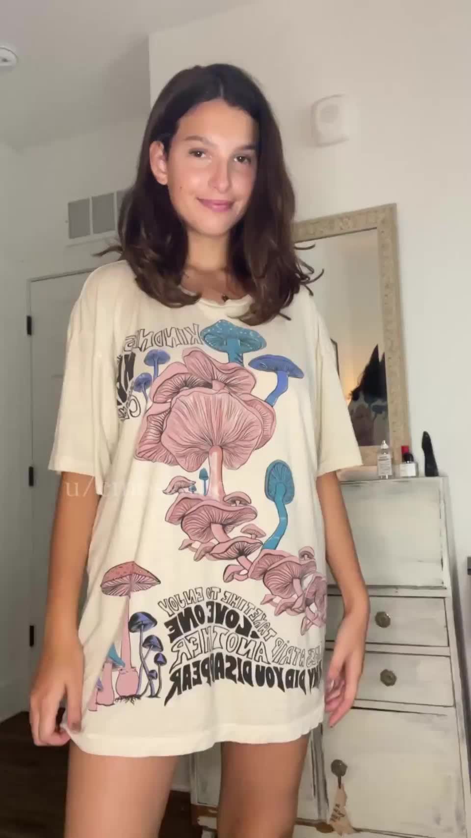We are going to ignore the mosquito bites on my stomach 😌 : video clip