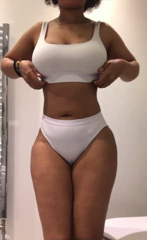 I want an older man to titty fuck me : video clip