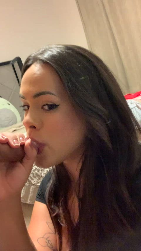 my throat is always craving a bigger cock : video clip