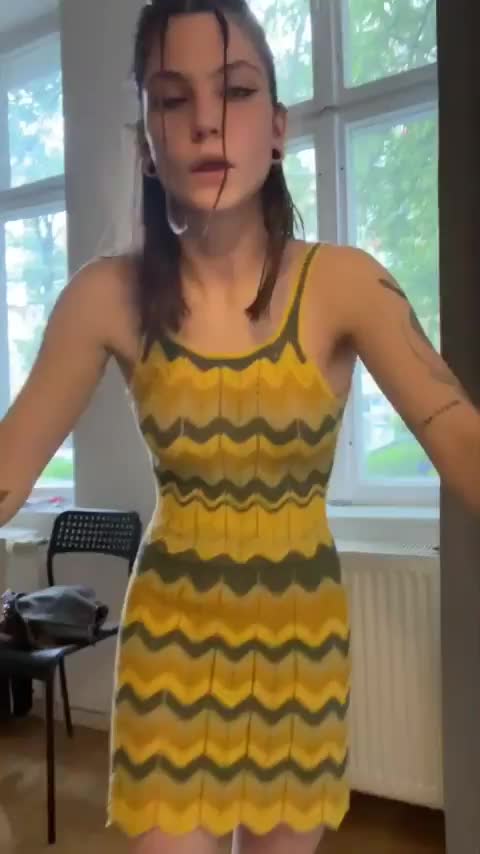simple dress for first date with you : video clip