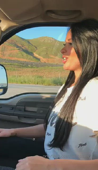 She know what is to do ;-) : video clip