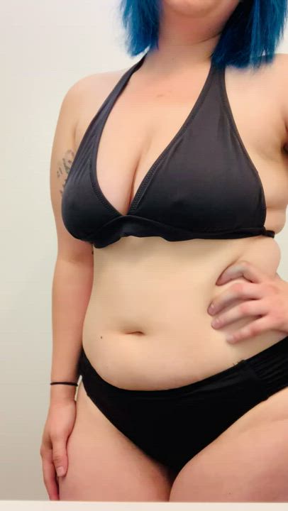 Hey, come fuck my tits right now. : video clip