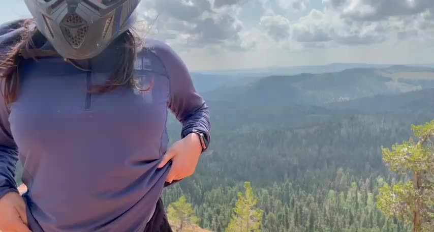 Fun fact: I love flashing just as much as I love mudding [GIF] : video clip