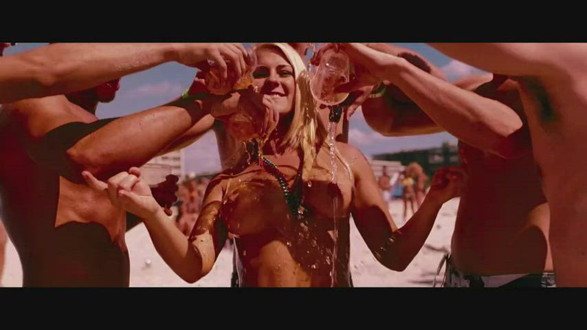 Spring break boobies! : video clip
