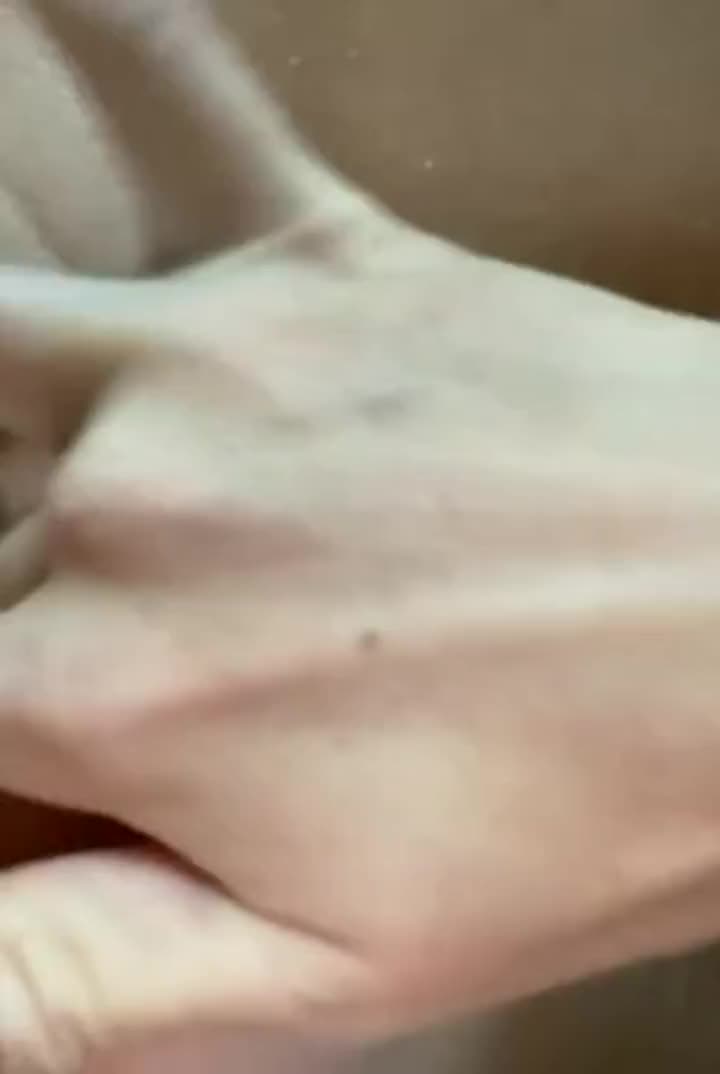 Name of this blonde please and thank you : video clip