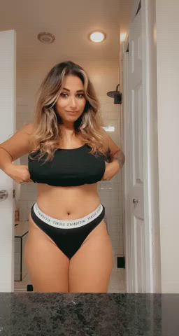 Question of the day - am I stacked enough 🤭 : video clip