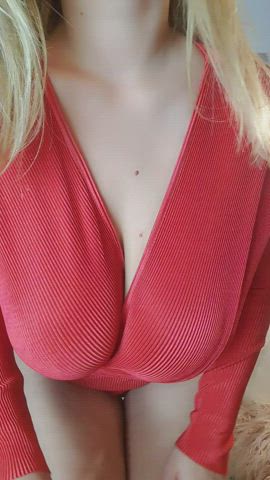 I can't help it that my boobs have grown so much. Kisses : video clip