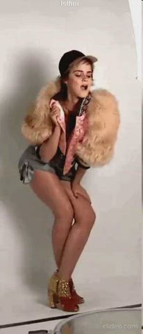 Younger and dumber Emma Watson. : video clip