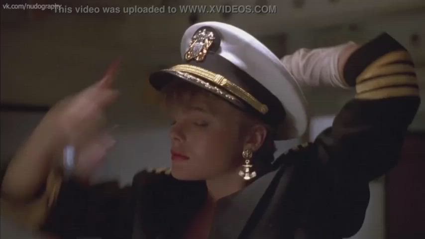 Erika Eleniak - Under Siege (1992) : video clip