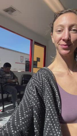 Just waiting for my car to be repaired at the auto shop [gif] : video clip