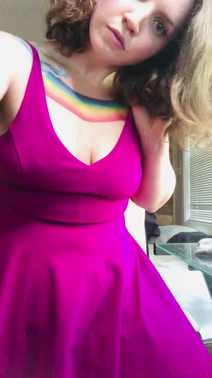 They say you’re supposed to stretch throughout the day i[f] you sit at a desk, so I’m just going to stretch while I work… : video clip