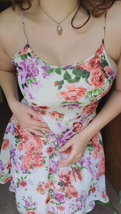 It's a bit cold, warm them up? (18f) : video clip