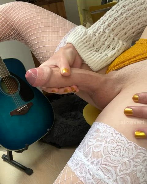 I'm so gooned to girl cock : video clip