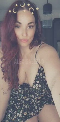 just a curvy MILF showing off : video clip