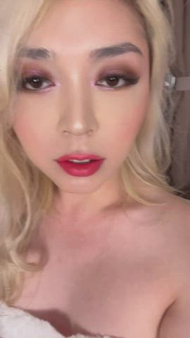Do you like my outfit? Let's do something naughty... : video clip