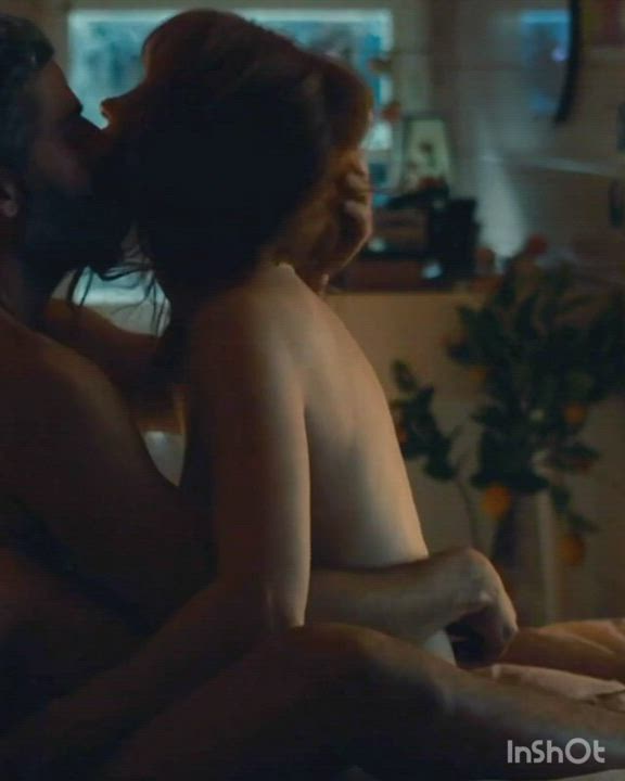 I am pretty sure Oscar Isaac has an armpit fetish for Jessica Chastain, the way he smooches her armpits is really hot. : video clip