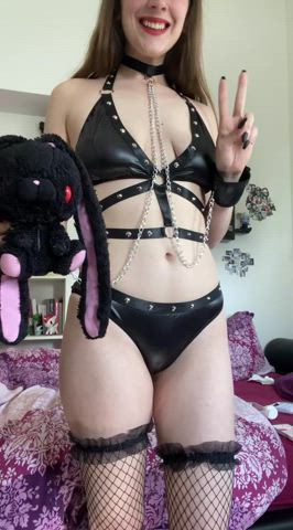 Rate my pussy 1-10 ? : video clip