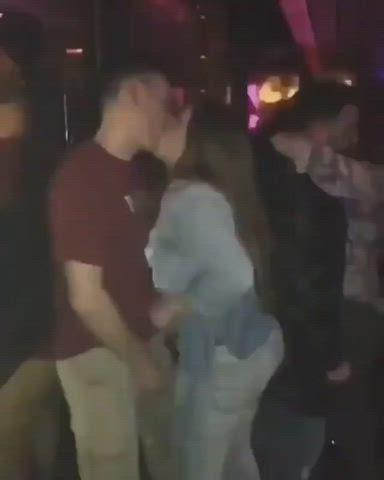 Getting On Her Knees in the Club : video clip