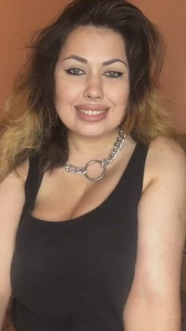 love to show my big boobs : video clip