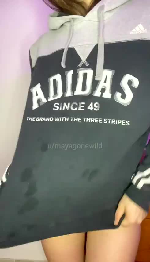 dropping some titties : video clip