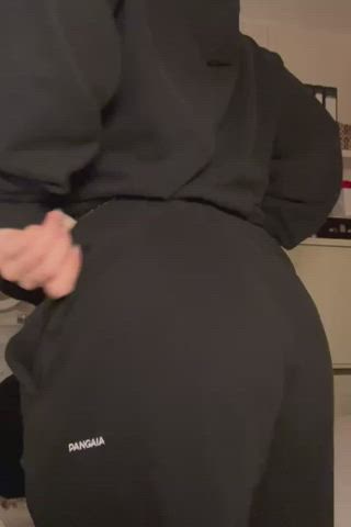 would you eat me out if i take off my panties? : video clip