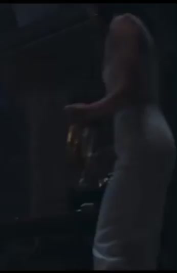 Gal Gadot’s tight little ass needs a hard pounding : video clip