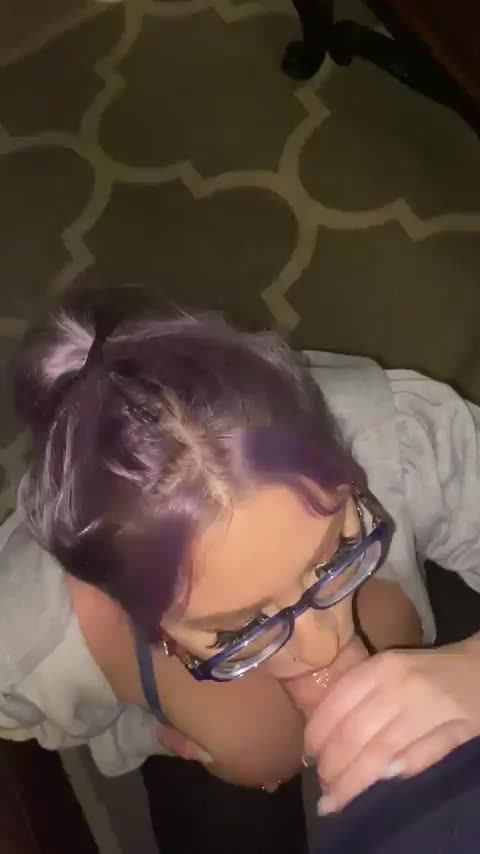 Making him bust on my face then cleaning his dick off : video clip
