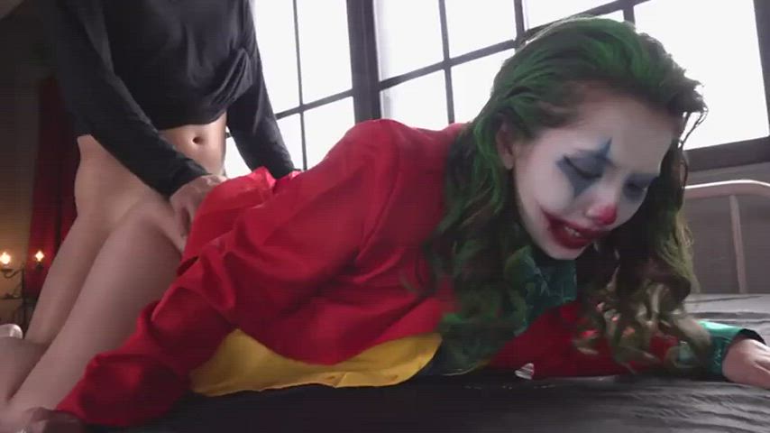 MFW I live in a society : video clip