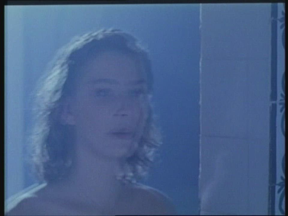 Cynthia Van Damme in Emmanuelle 7 (1993) : video clip