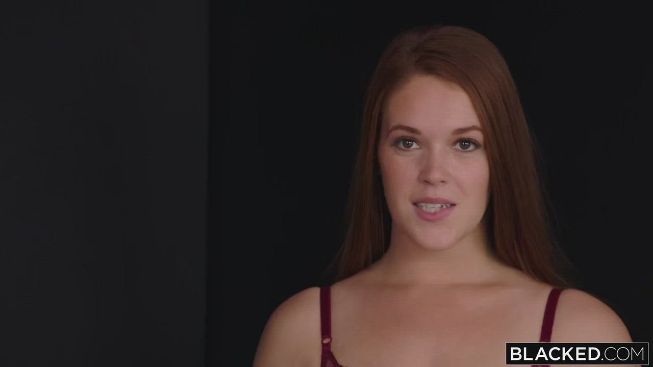 Kimberly Brix loves to suck big cocks : video clip