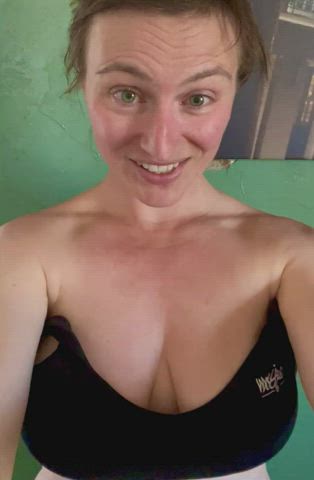 Want to see my tits? : video clip