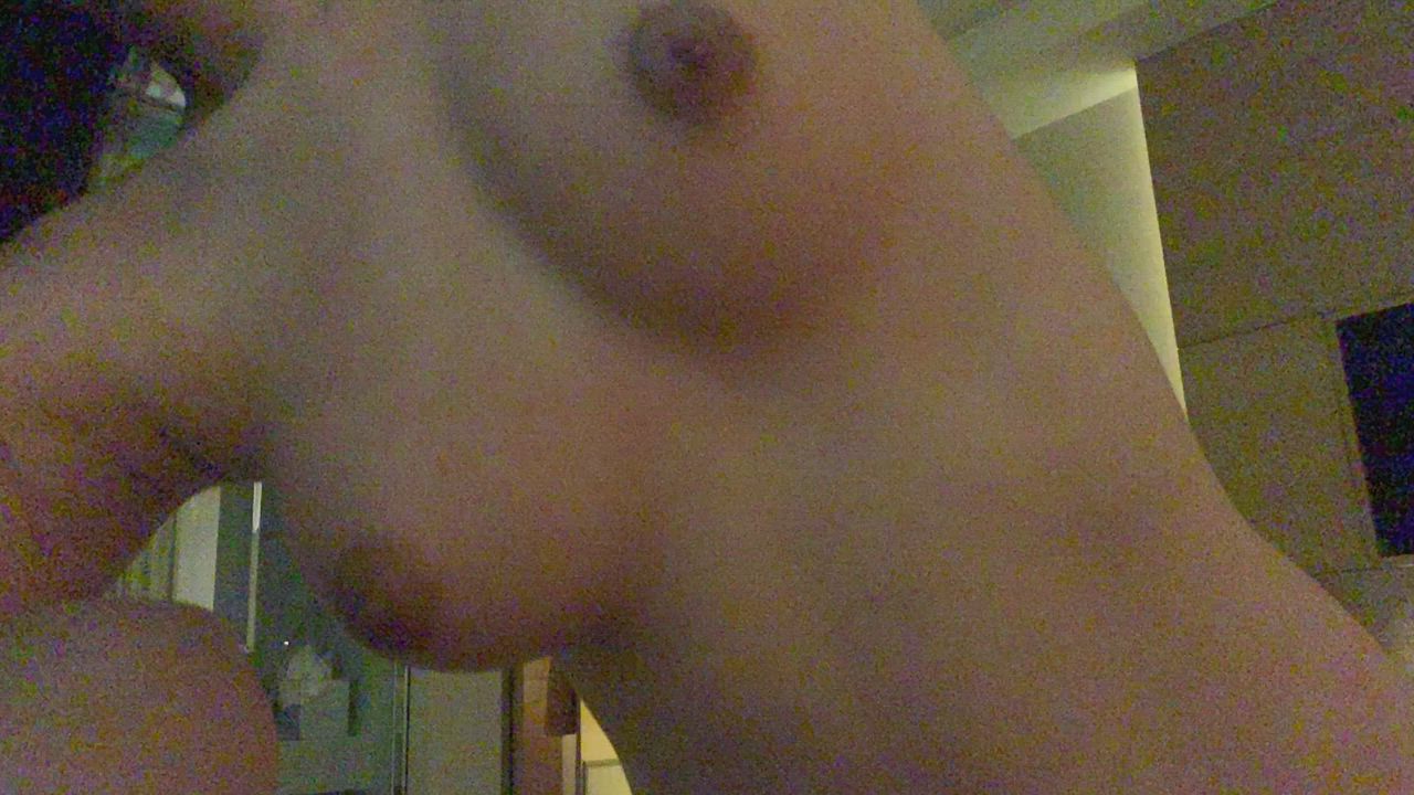 Slowmo riding his cock : video clip