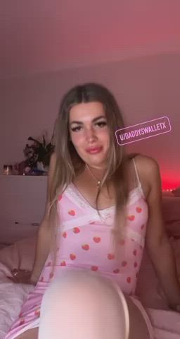 5 mins into netflix n chill n I whip this out ;3 : video clip