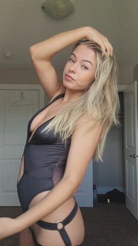 Do you like 22 year old Canadian girls? : video clip