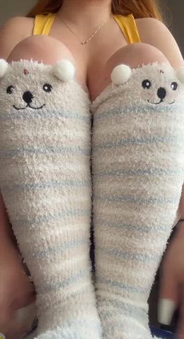 The socks stay on while you fuck my five foot tall ginger body : video clip