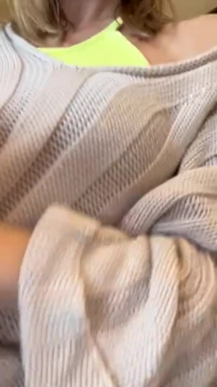 Cup of joe and a quick rub [GIF] : video clip