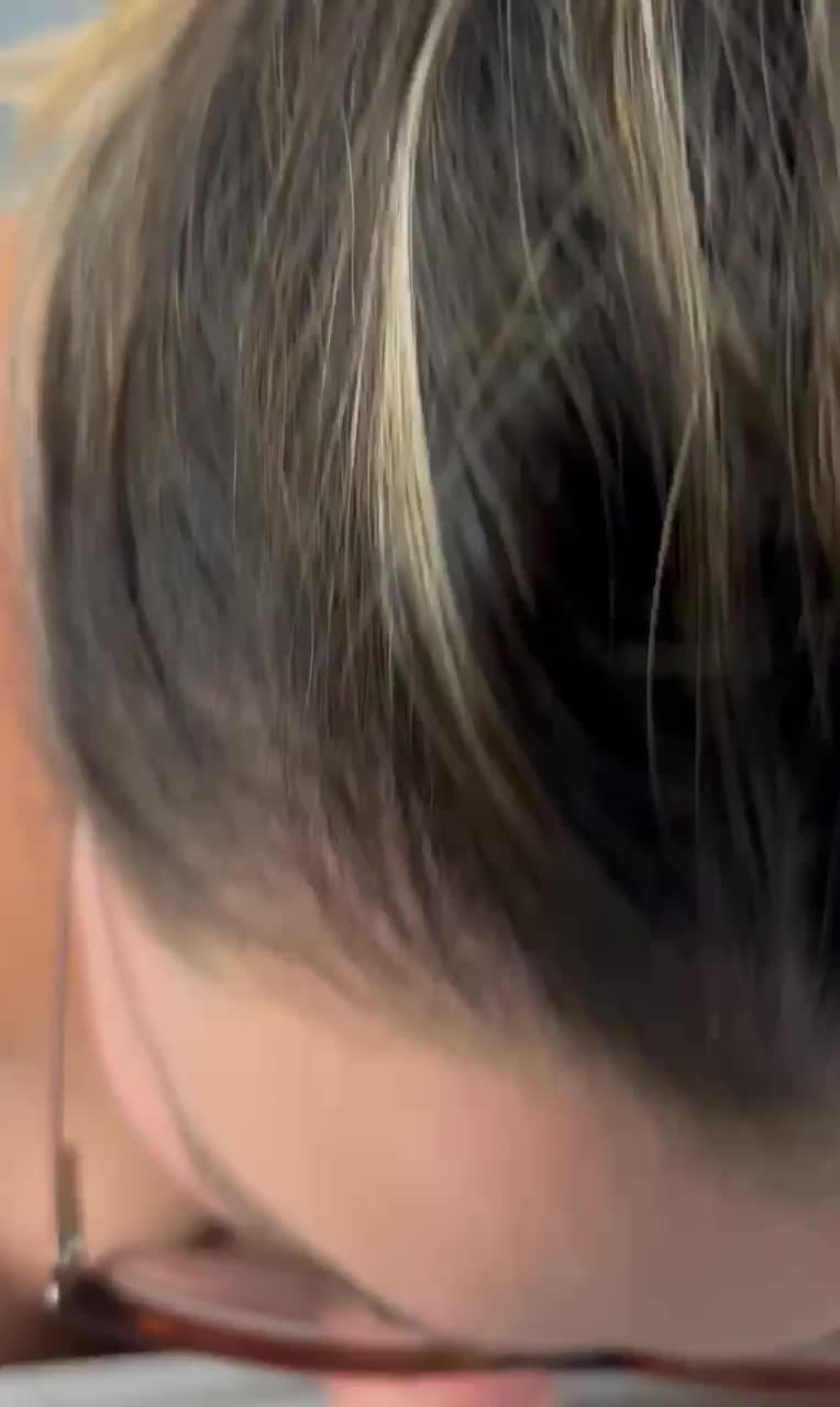 I met this guy at the hotel bar and was swallowing his cum the same day! : video clip