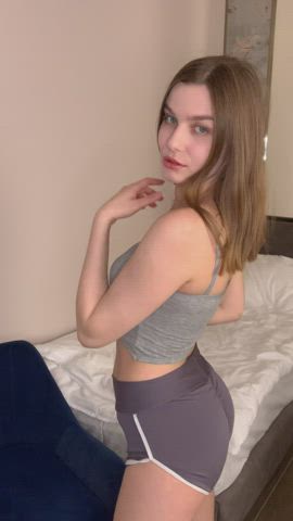 Is this simple girl good enough to be your fucktoy? : video clip