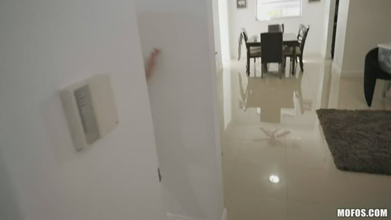 Lexi Fucks her sister’s boyfriend : video clip
