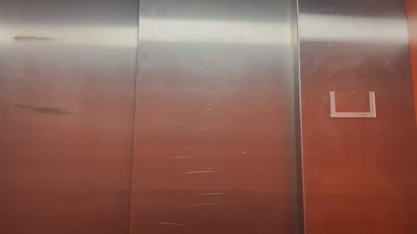 Would you accept a deepthroat from a stranger in an elevator : video clip
