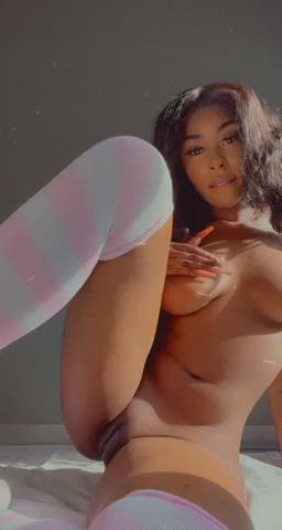 Let’s playyy peeeeek-a-booo 🙈🥴💦💦🍭💕🥵🥵 : video clip