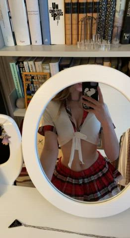 My new school outfit : video clip