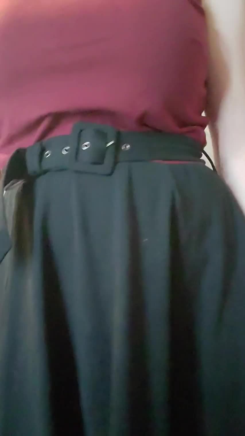 Should I give the AC guy a present (f)or his help? : video clip