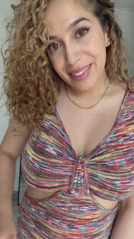 Do you think I’m a milf ? : video clip