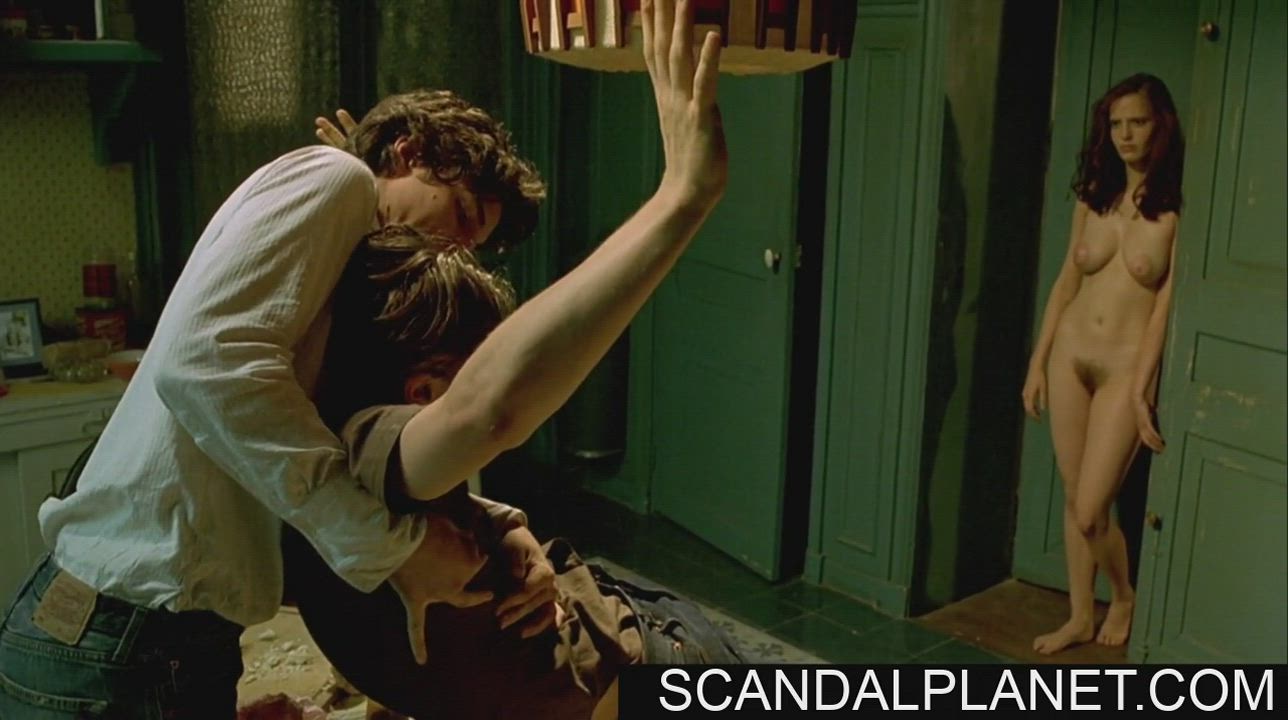 Eva Green is such a masterful tease in this scene : video clip