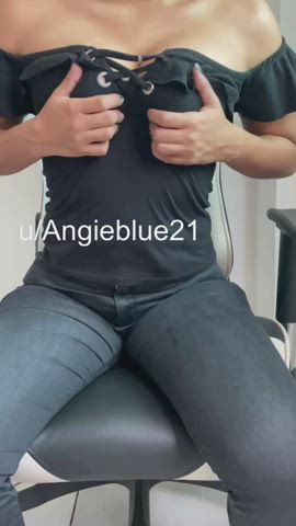 Use one emoji to describe my boobies : video clip