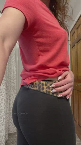 Tiny and athletic enough to go for a long time, but enough jiggle to watch me bounce that ass : video clip